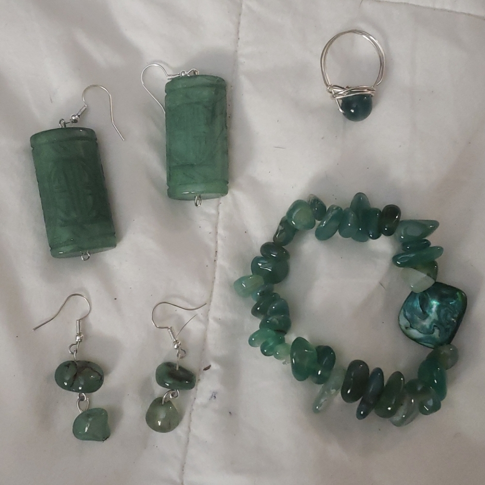 4pc genuine jade jewelry set